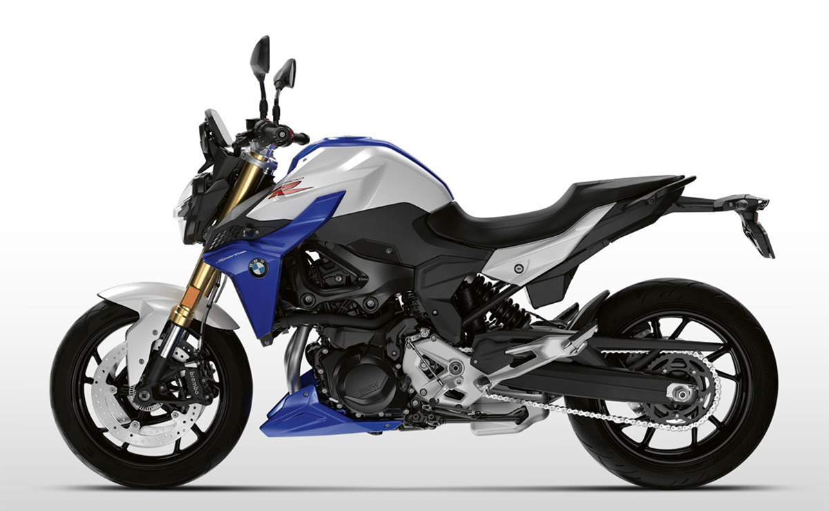 Et billede, der indeholder motorcykel, parkeret, sølv
Automatisk genereret beskrivelse