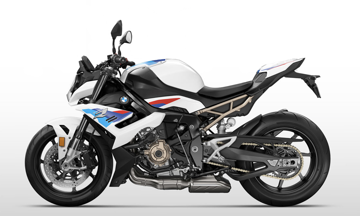 Et billede, der indeholder motorcykel, vej, parkeret, motorcykling
Automatisk genereret beskrivelse