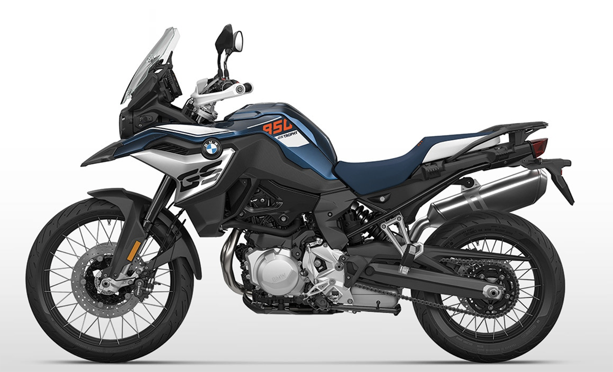 Et billede, der indeholder motorcykel, udendørs, parkeret
Automatisk genereret beskrivelse