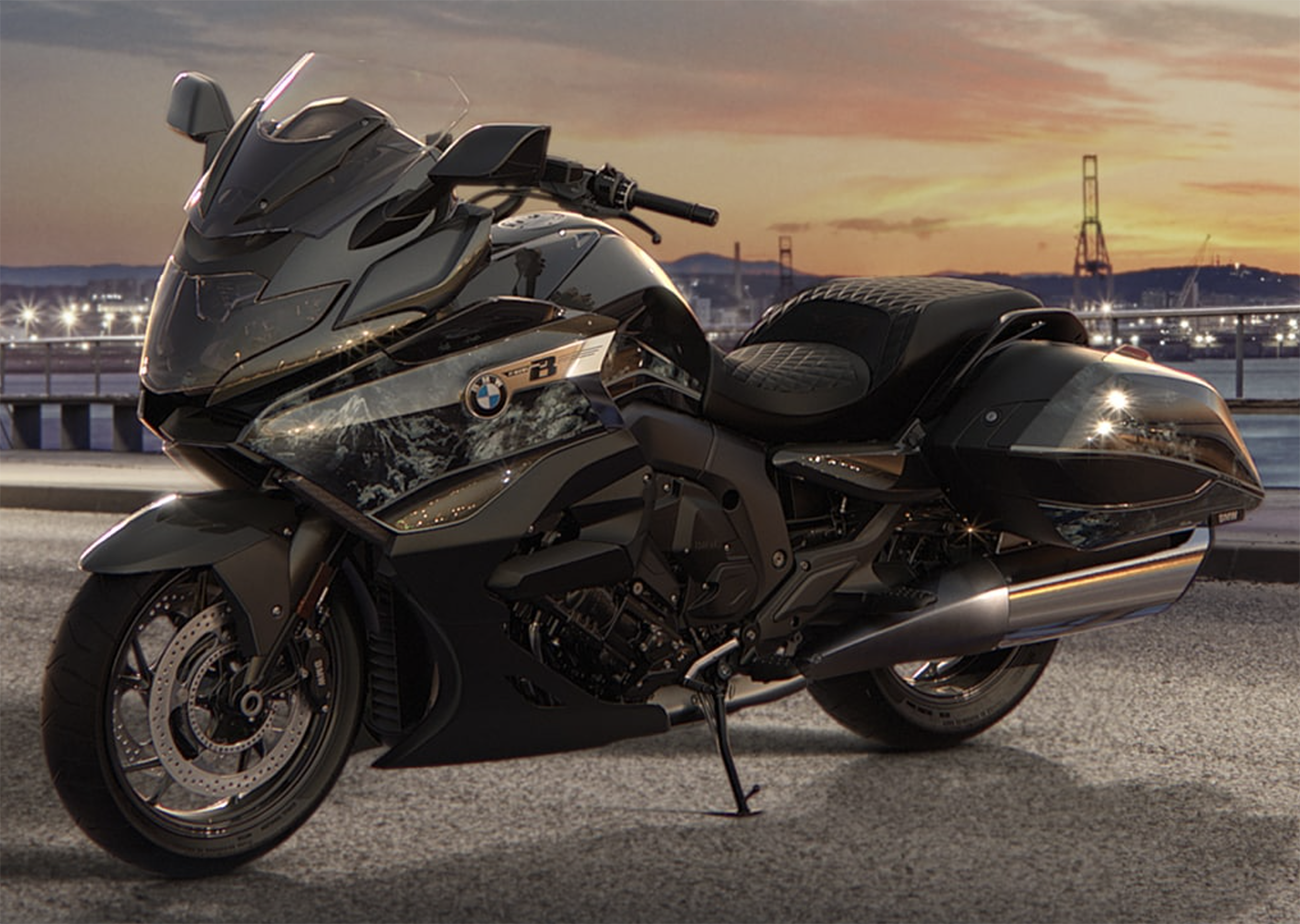 Et billede, der indeholder motorcykel, vej, udendørs, parkeret
Automatisk genereret beskrivelse