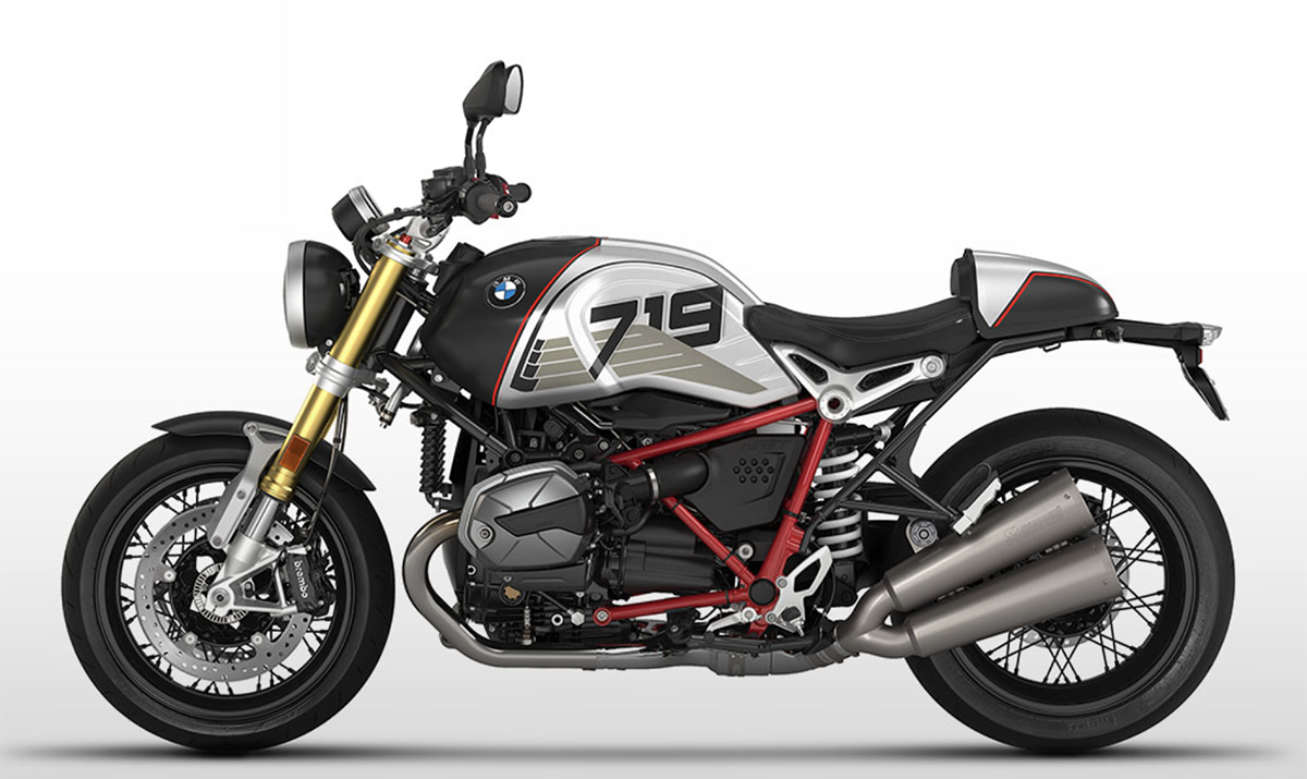 Et billede, der indeholder motorcykel, udendørs, parkeret, sort
Automatisk genereret beskrivelse