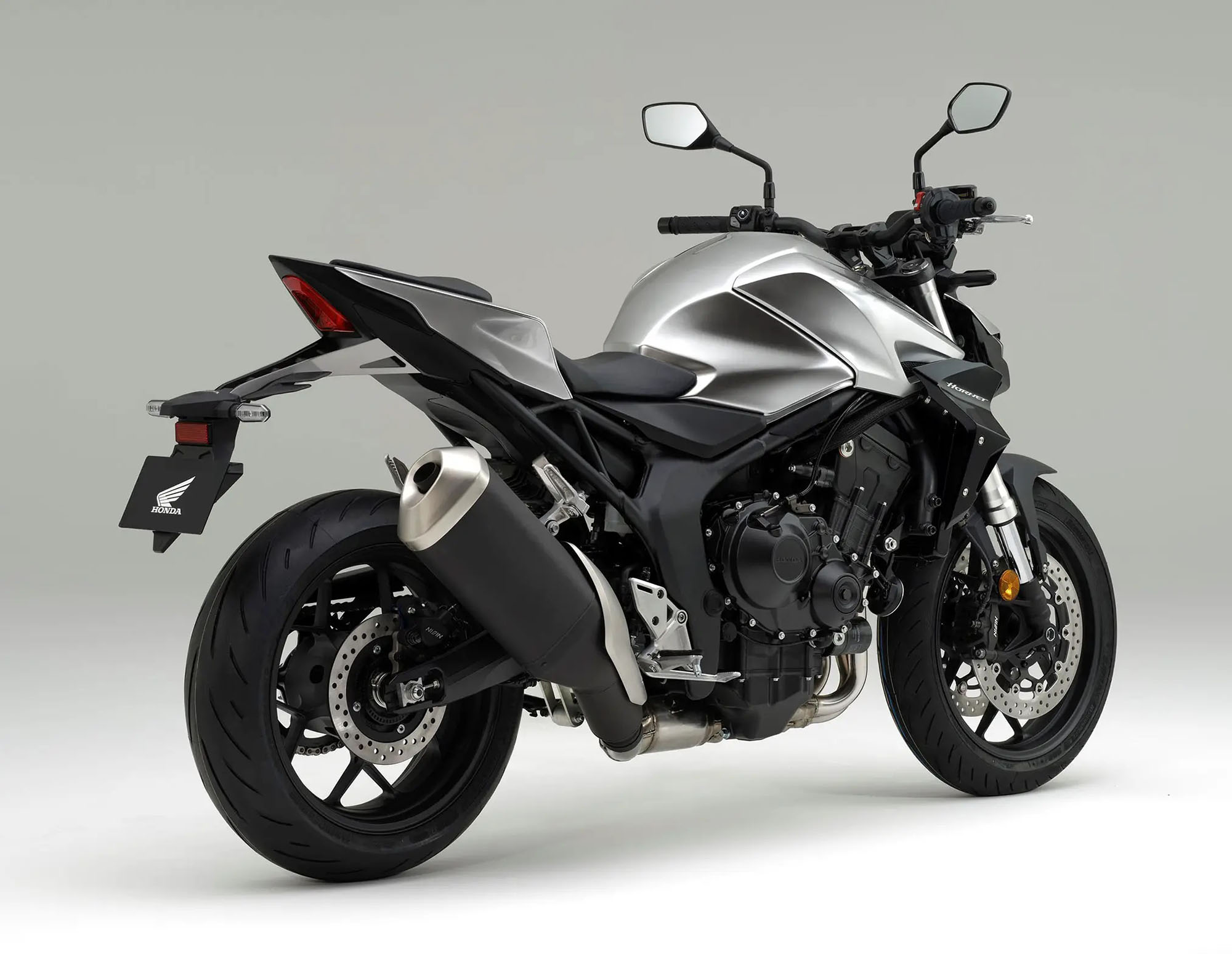 Et billede, der indeholder dæk, køretøj, hjul, Landkøretøj
Automatisk genereret beskrivelse