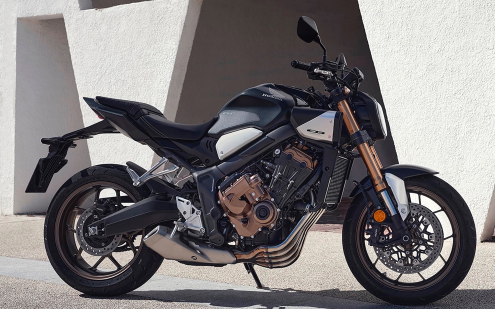 Et billede, der indeholder d�k, hjul, motorcykel, k�ret�j

Automatisk genereret beskrivelse