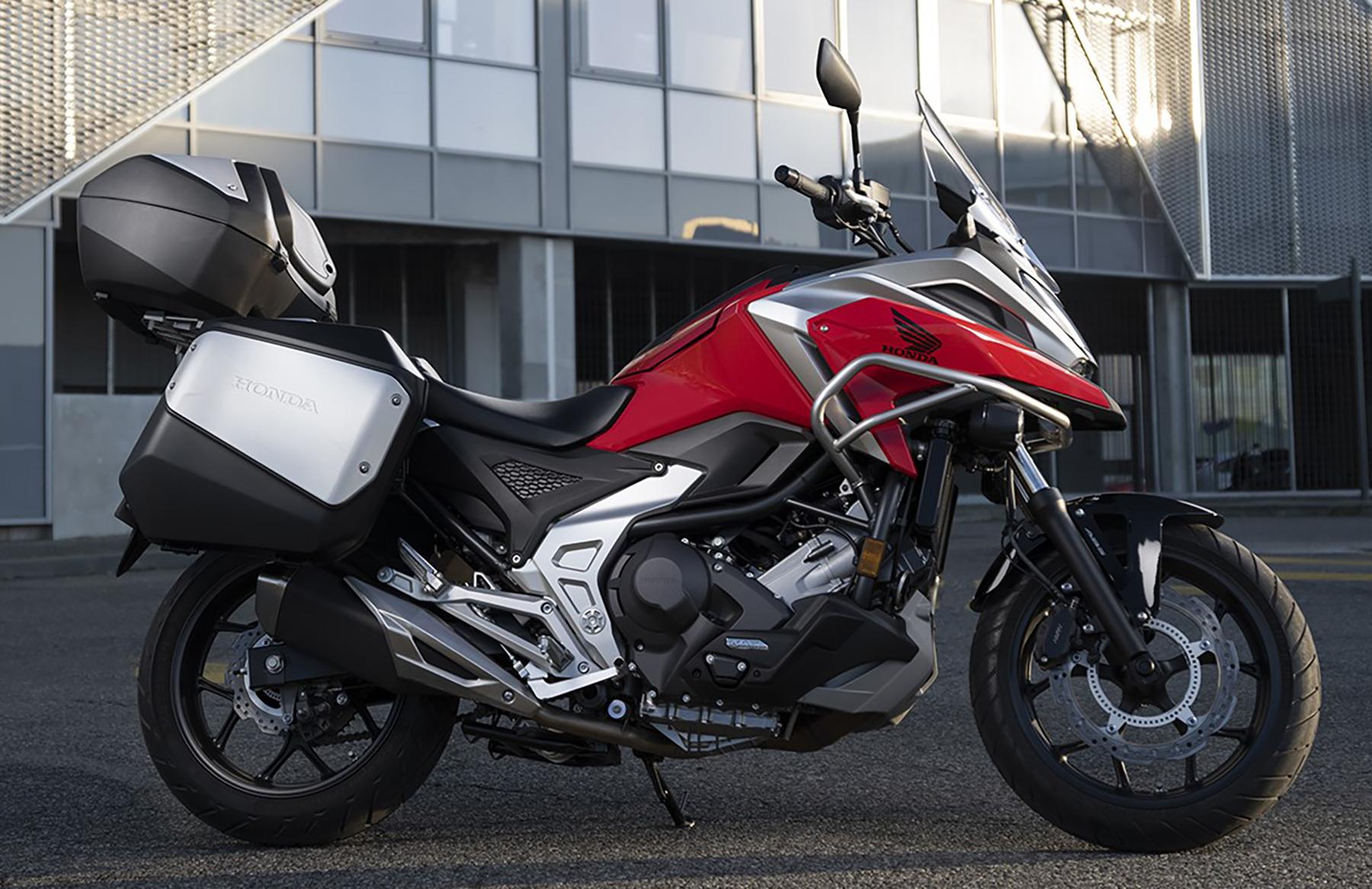 Et billede, der indeholder dæk, køretøj, Landkøretøj, hjul
Automatisk genereret beskrivelse