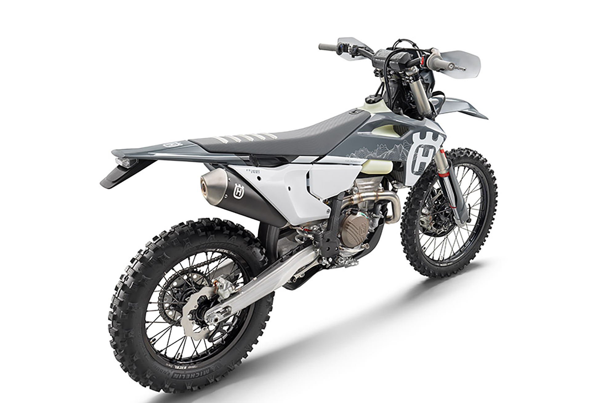 Et billede, der indeholder d�k, k�ret�j, hjul, Landk�ret�j

Automatisk genereret beskrivelse