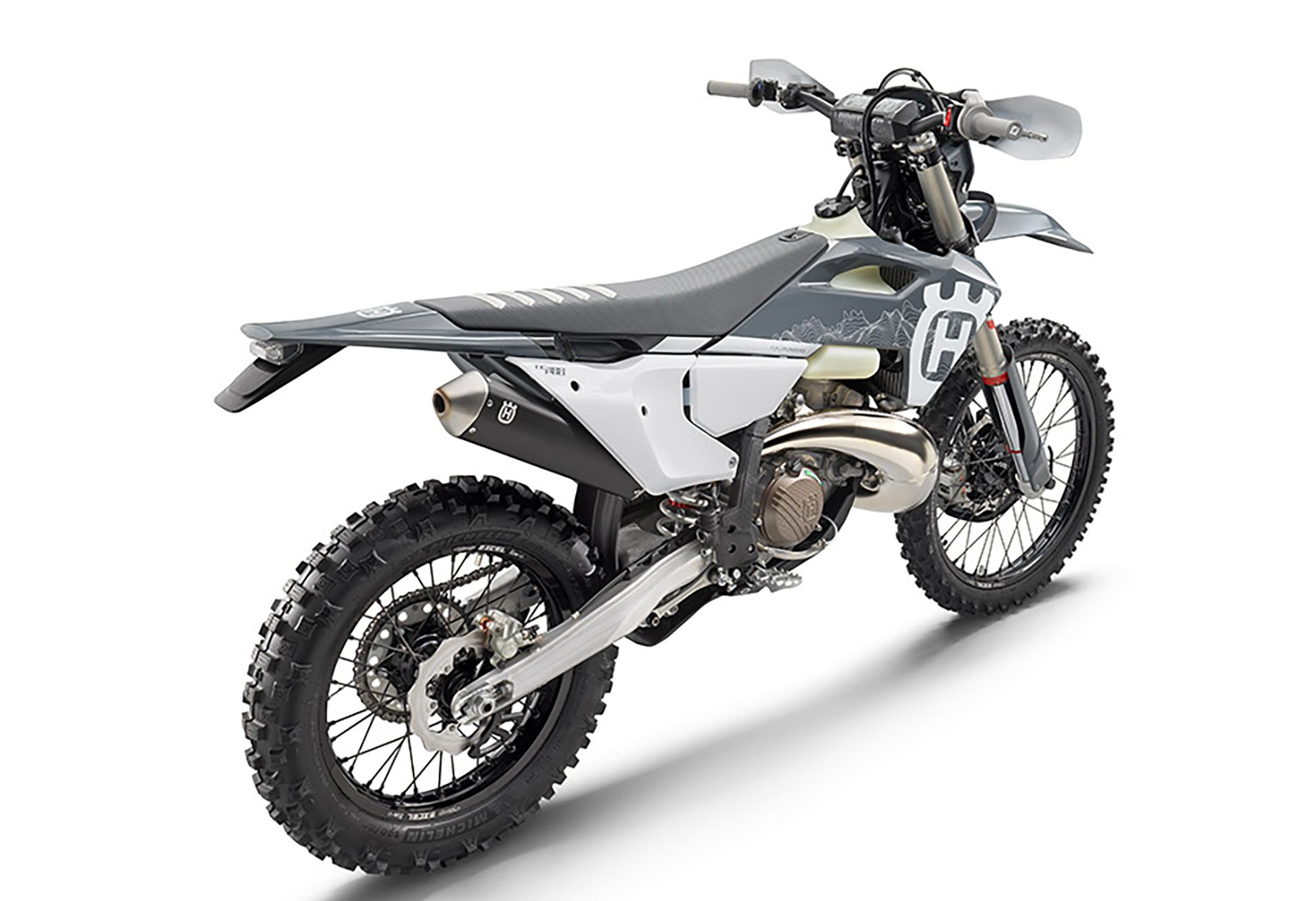 Et billede, der indeholder d�k, k�ret�j, hjul, Landk�ret�j

Automatisk genereret beskrivelse