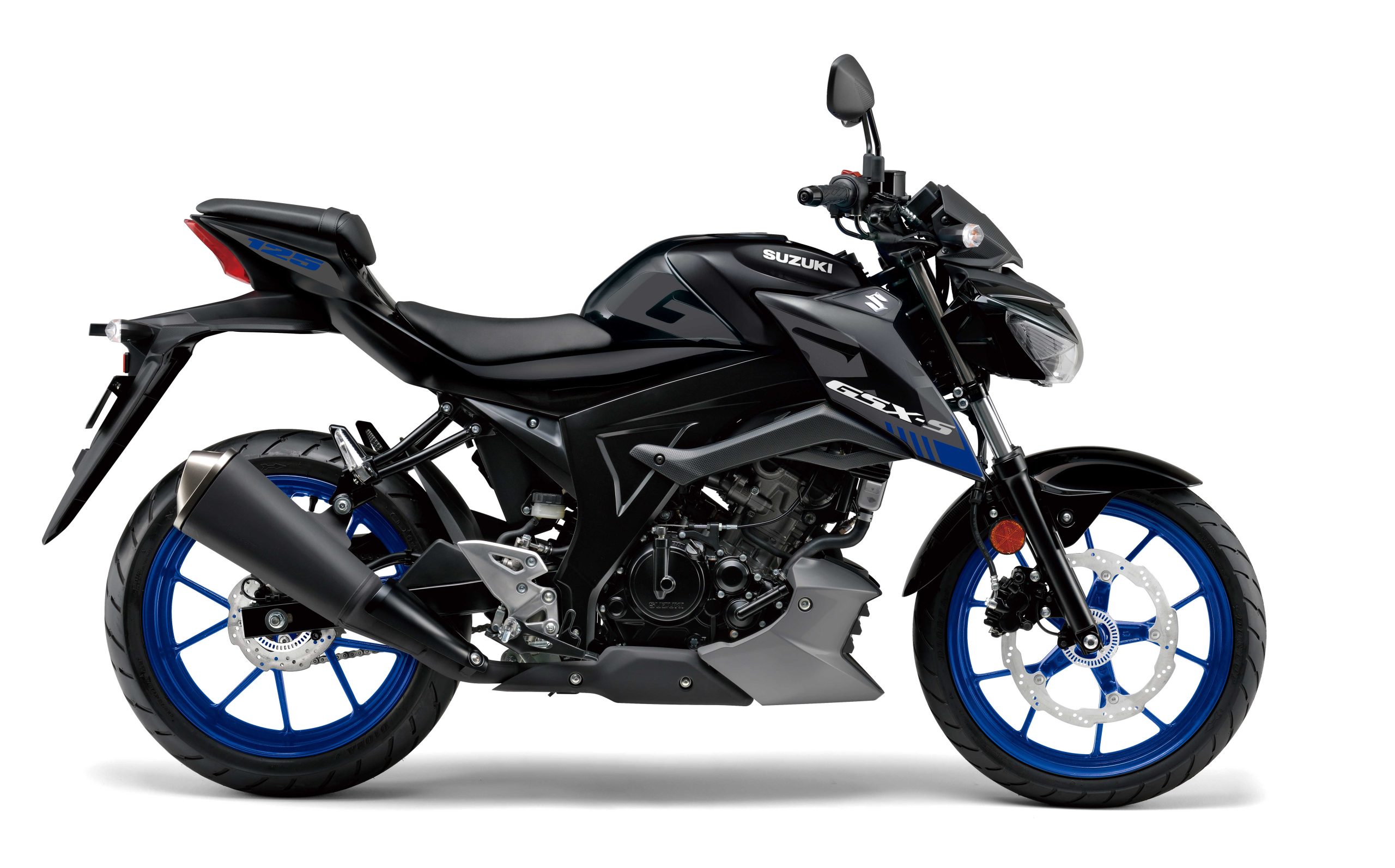 Et billede, der indeholder motorcykel, parkeret, sølv
Automatisk genereret beskrivelse