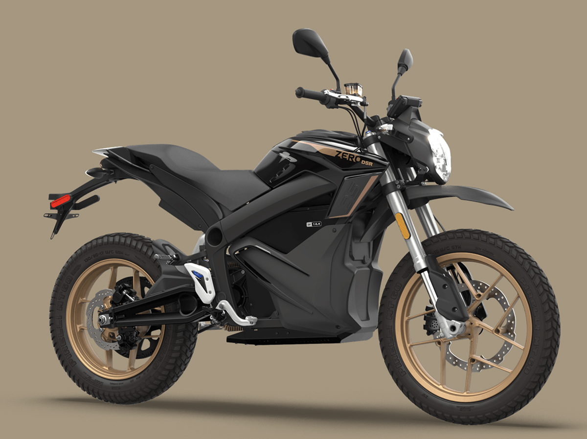 Et billede, der indeholder motorcykel, vej, parkeret, udendørs
Automatisk genereret beskrivelse