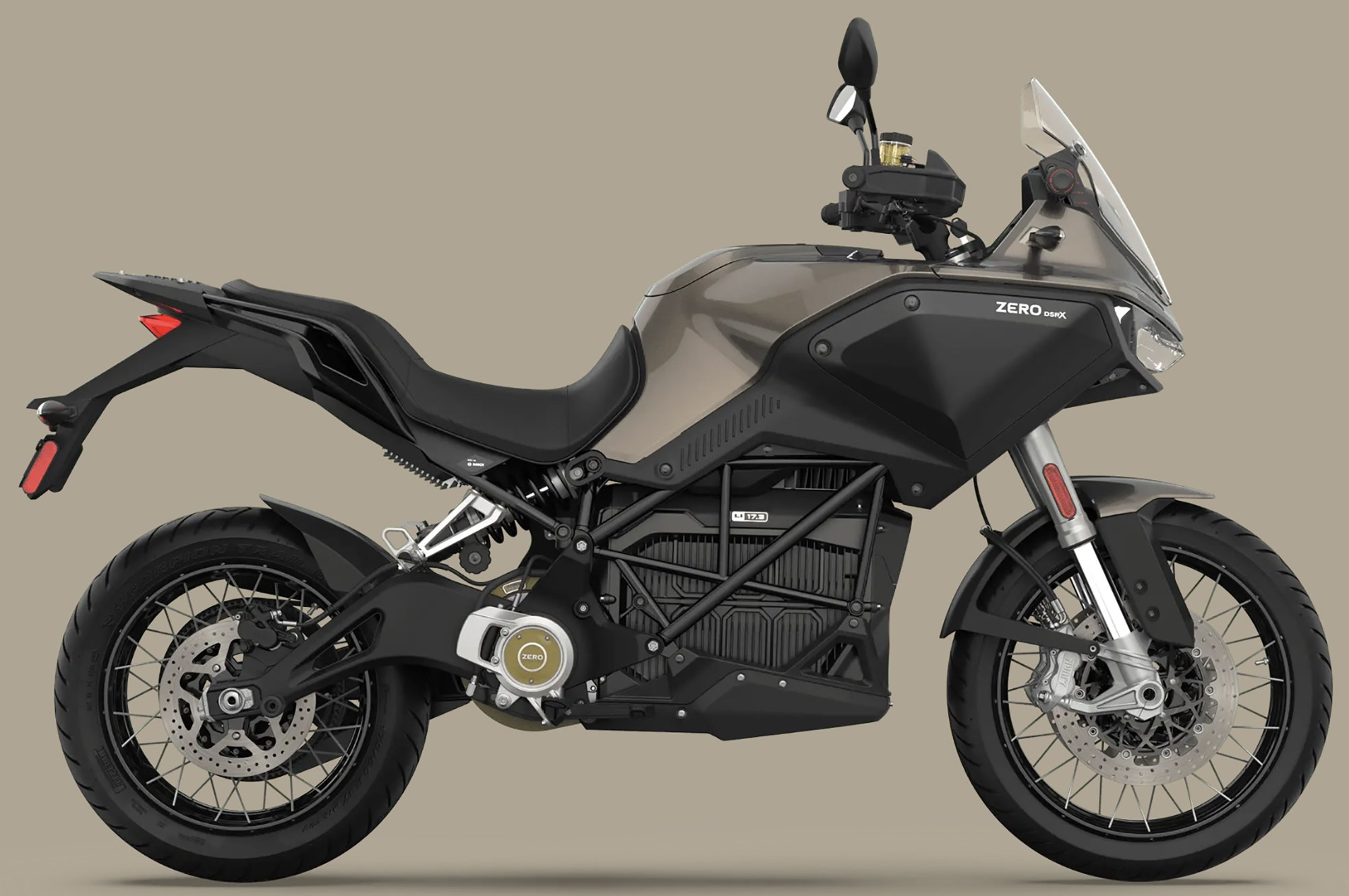 Et billede, der indeholder d�k, hjul, k�ret�j, Landk�ret�j

Automatisk genereret beskrivelse