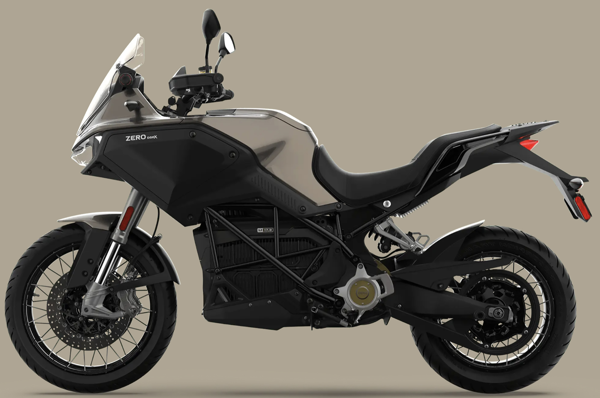 Et billede, der indeholder d�k, hjul, k�ret�j, Landk�ret�j

Automatisk genereret beskrivelse